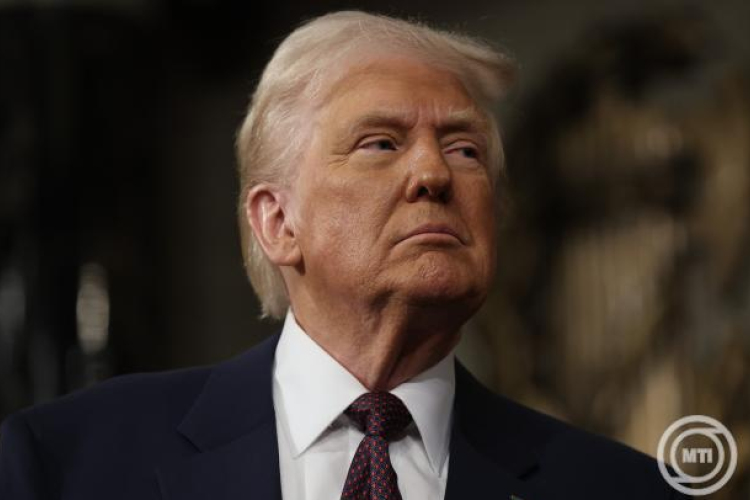 Donald Trump 30 százalékos vámot vetett ki az EU-ból és Mexikóból érkező importra