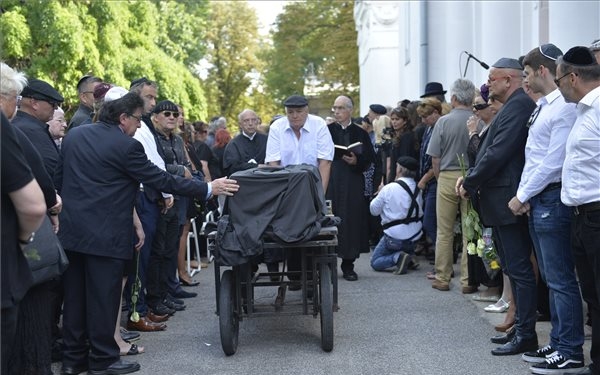 Végső búcsút vettek Somló Tamástól