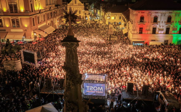 Óriási tömeg fogadta Magyar Pétert Pécsett