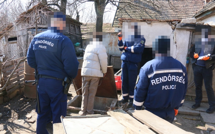 Beismerte tettét a kislángi kettős gyilkossággal gyanúsított férfi - VIDEÓ