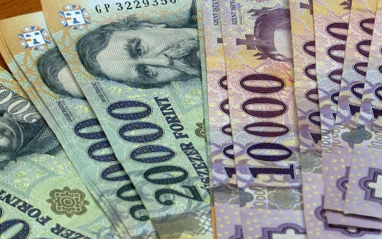Májusban a bruttó átlagkereset 702 800 forint volt a KSH adatai szerint