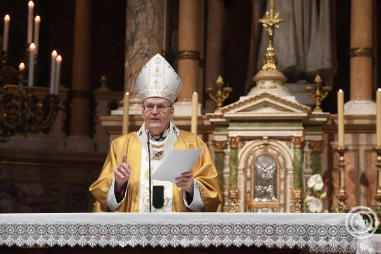 Erdő Péter: legalább a Kisjézus jászola körül próbáljuk megérteni egymást!